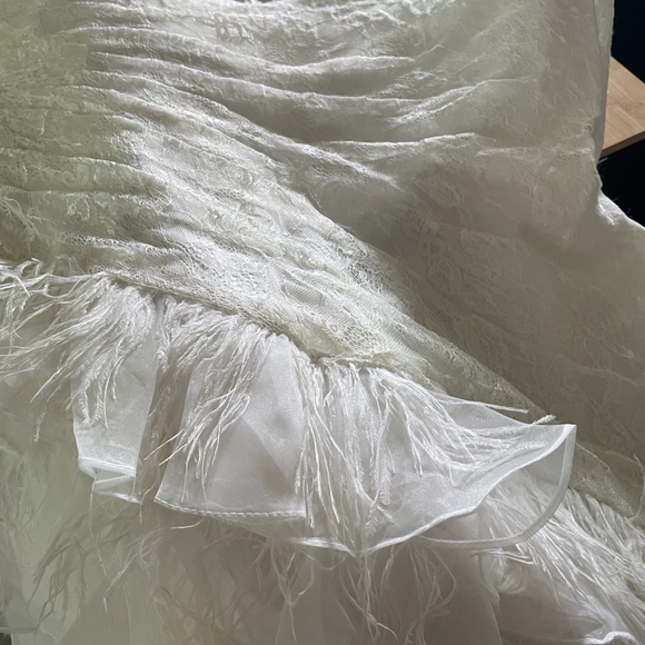 Elegant Strapless White Lace Wedding Dress Plus Size - Picture 16 of 16